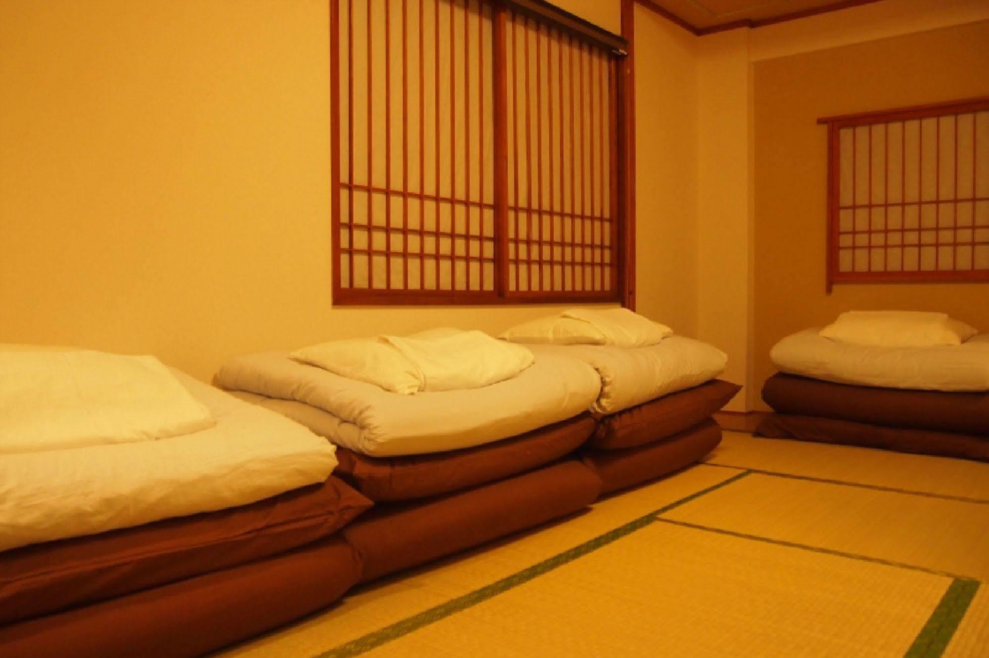 Khaosan Chitose Family Hostel Екстер'єр фото